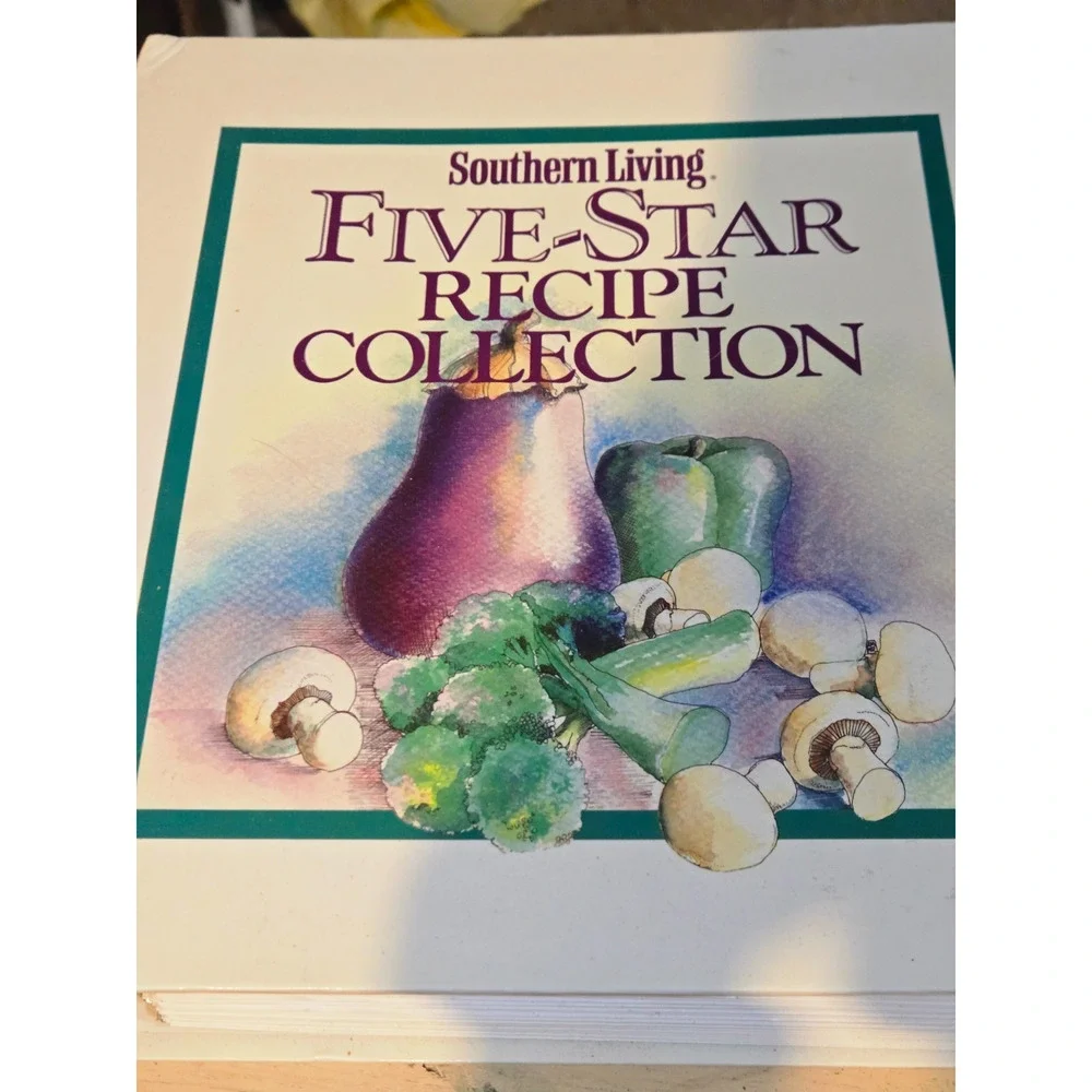 Southern Living Vols 1 & 2 Five-Star Recipe Collection 3 Ring Binders